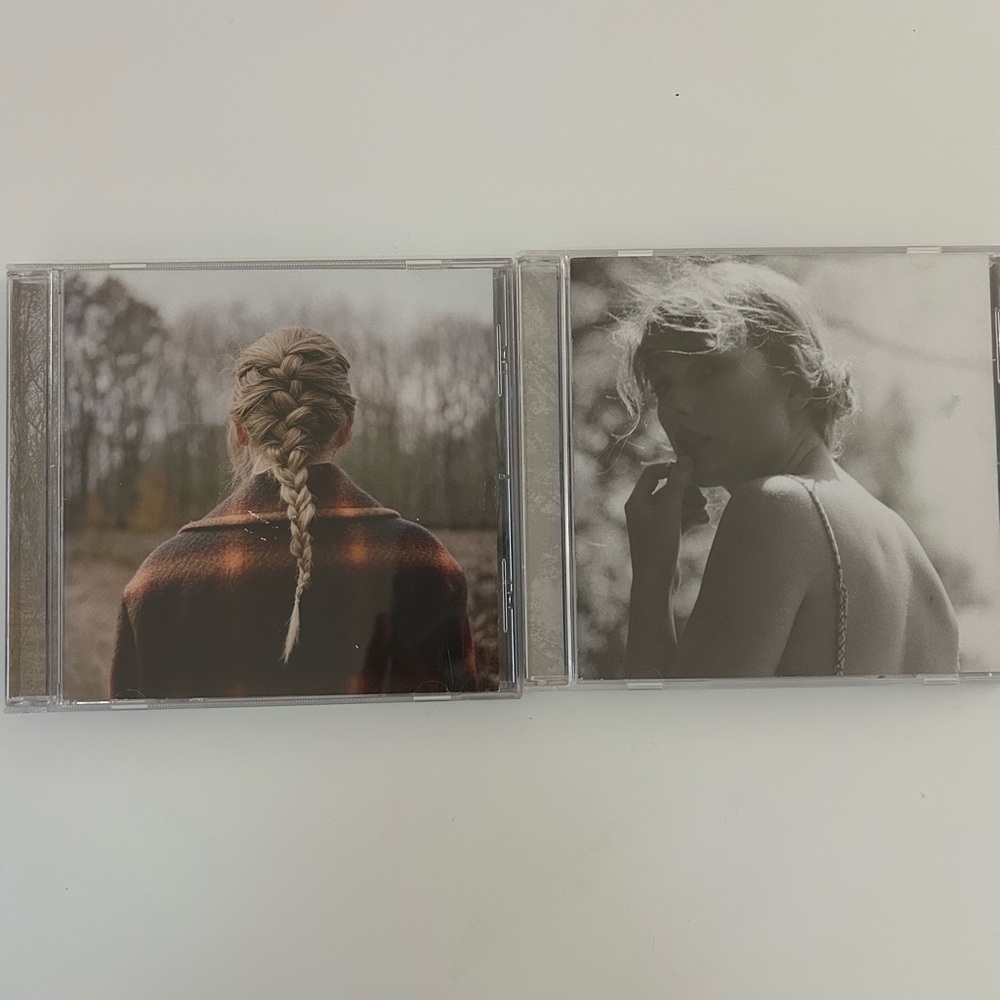 TAYLOR SWIFT FOLKLORE AND EVERMORE BUNDLE CD